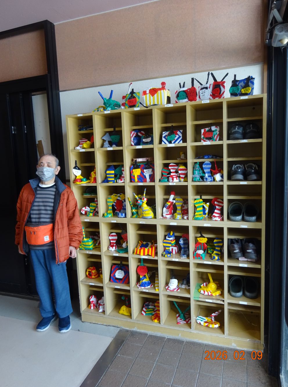 記事 穐原さんの作品が廊下占領のアイキャッチ画像